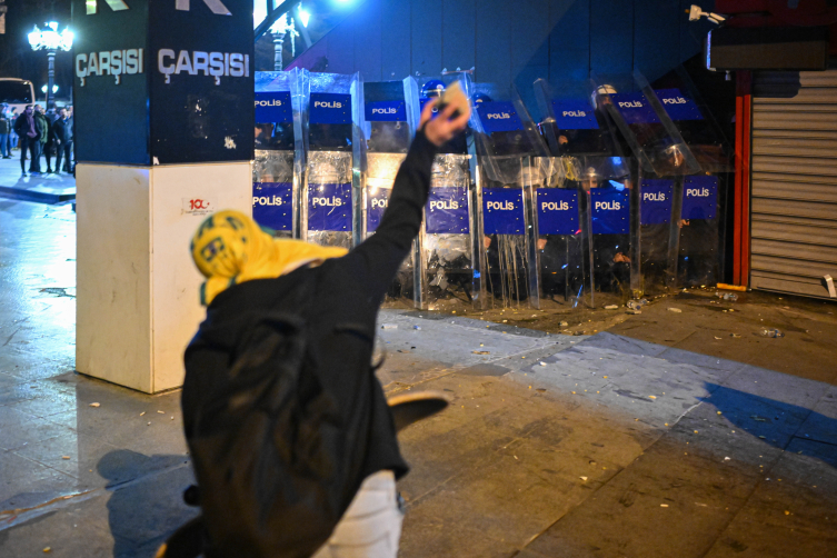 Ankara'daki izinsiz gösterilerde 5 polis yaralandı