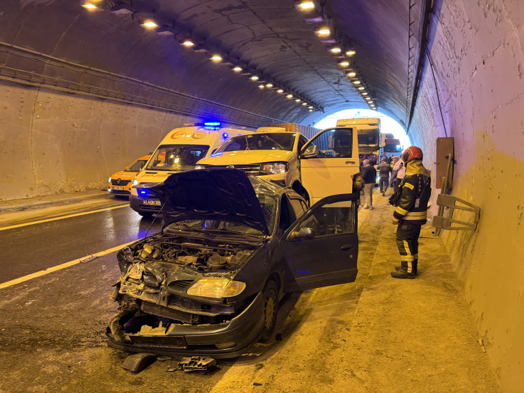Anadolu Otoyolu'nda zincirleme trafik kazası: 8 yaralı