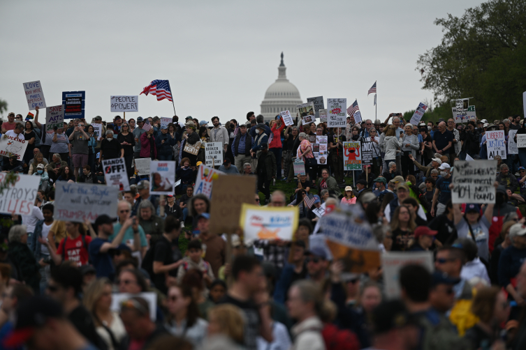 ABD'de Trump ve Musk protesto edildi