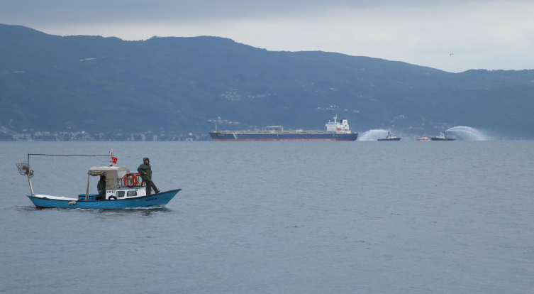 Kocaeli'de petrol tankerinde yangın
