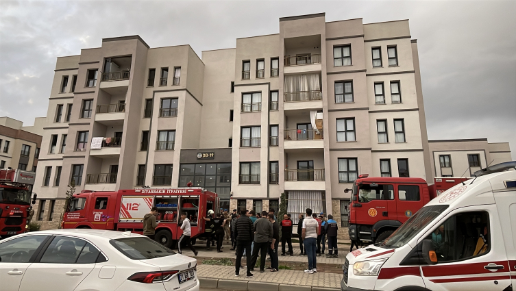 Diyarbakır'da yangın: 5 kişi hastaneye kaldırıldı