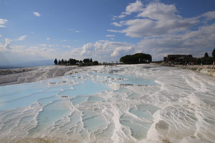 Pamukkale bayram tatilinde 64 bin ziyaretçiyi ağırladı