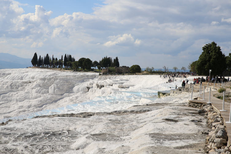 Pamukkale bayram tatilinde 64 bin ziyaretçiyi ağırladı