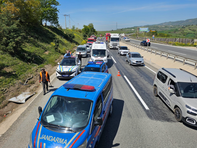 Yalova'da yolcu otobüsü devrildi: 1 ölü, 2 yaralı