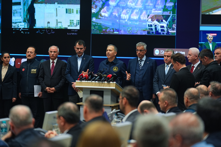 Bakan Kurum: 378 yapısal ihbar bize ulaştı, 12 bina tedbiren boşaltıldı
