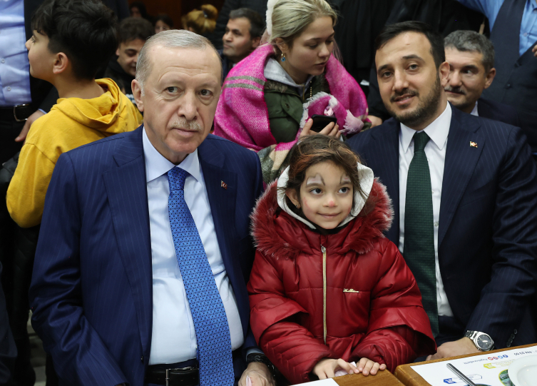 Cumhurbaşkanı Erdoğan, İstanbul'da vatandaşlarla bir araya geldi