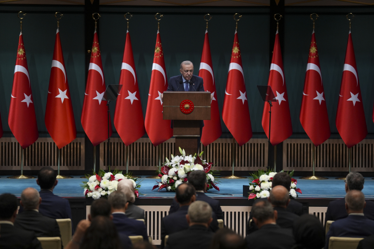 Cumhurbaşkanı Erdoğan: İstanbul siyasi ikbal heveslerinize kurban edilecek şehir değildir