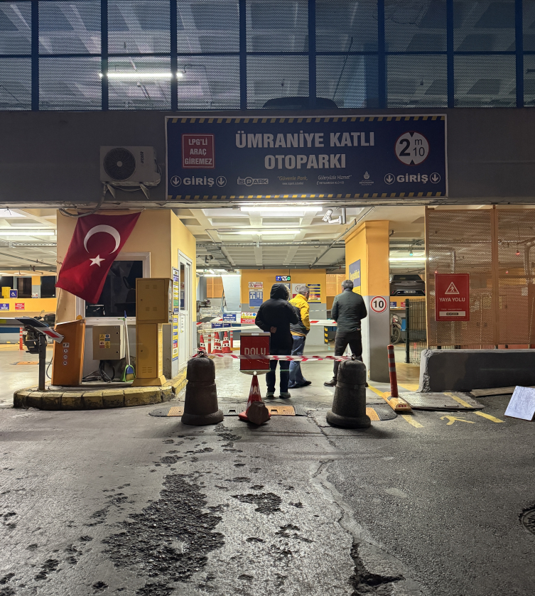 İSPARK'a ait 36 otopark ruhsatları olmadığı gerekçesiyle kapatıldı
