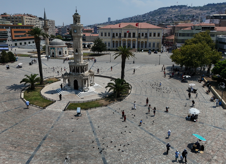İzmirliler su kesintisine karşı tedbir aldı