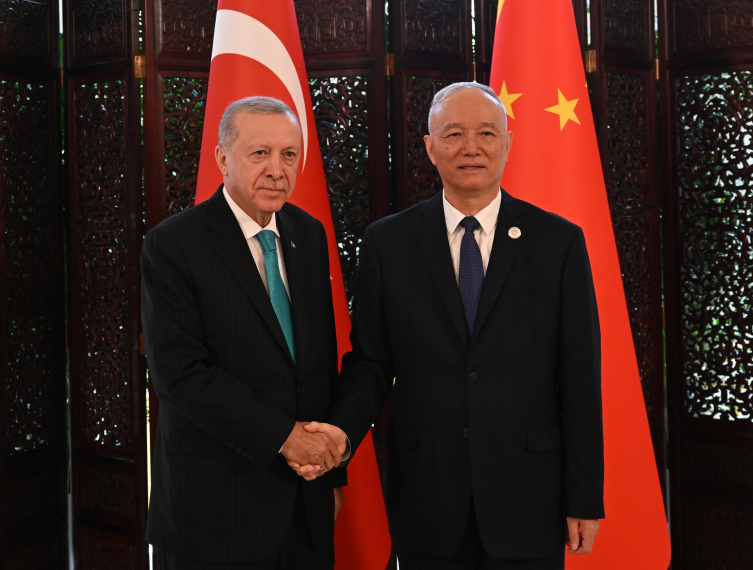 Cumhurbaşkanı Erdoğan'dan Çin'de diplomasi trafiği