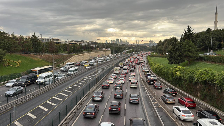 İstanbul'da okulların ilk gününde trafik yoğunluğu