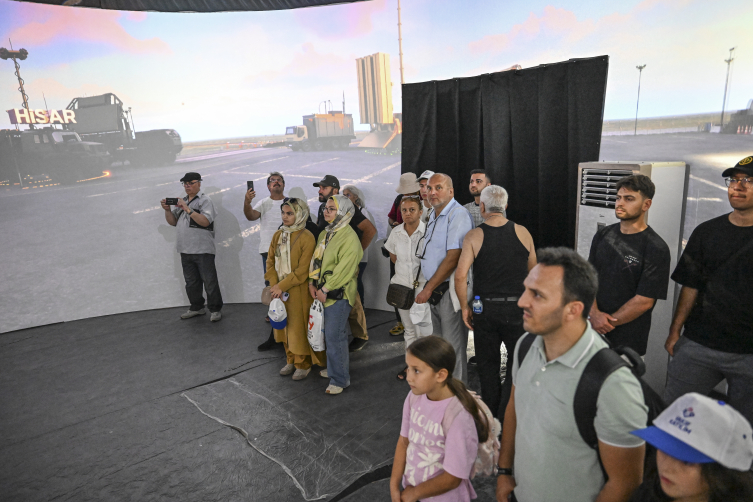 TEKNOFEST ziyaretçileri oluşturulan özel alanda Çelik Kubbe'yi deneyimliyor