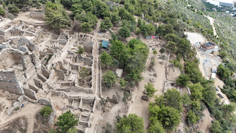 Syedra Antik Kenti'nde 1800 yıllık stadyum bulundu