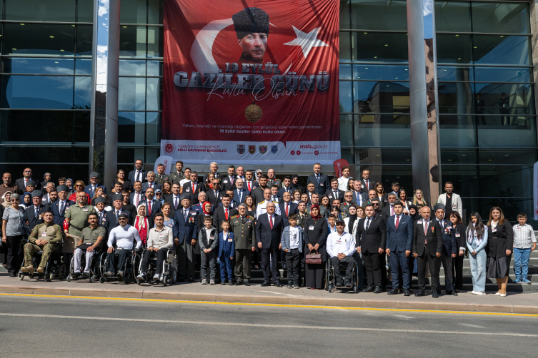 Bakan Güler: PKK'nın tüm uzantıları bir an önce silahlarını teslim etsin