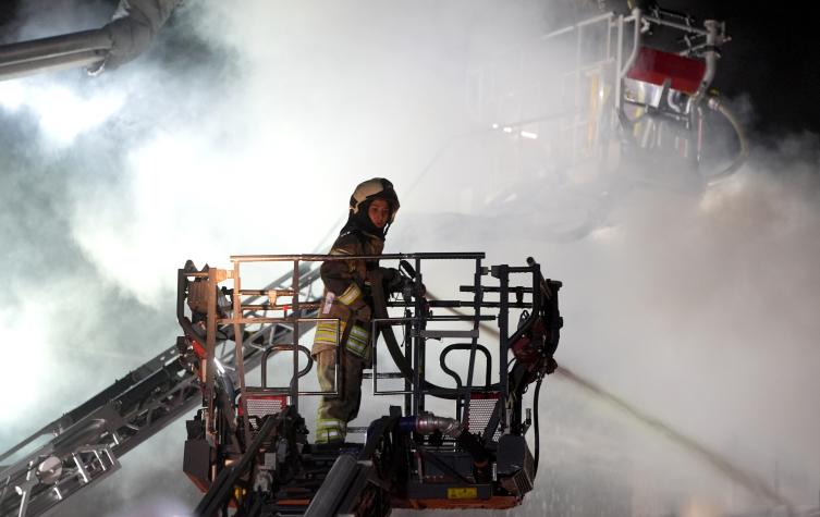 İstanbul'da plastik atölyesinde yangın