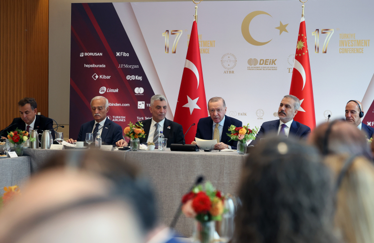 Cumhurbaşkanı Erdoğan, Sektörel Yuvarlak Masa Formatında Türk Yatırım Konferansı'na katıldı