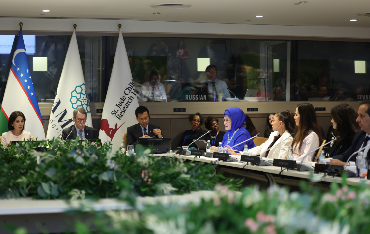 Emine Erdoğan: "Her bir çocuk, insanlık ailesinin öz çocuğudur"