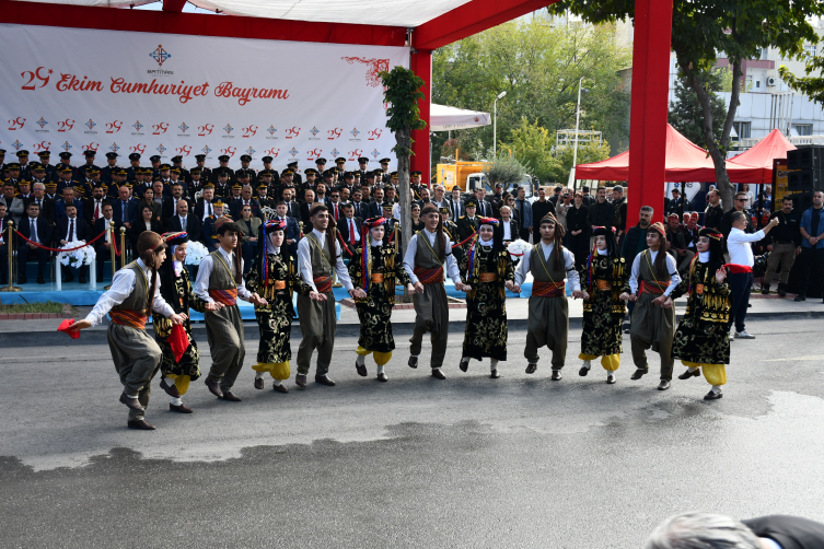 Cumhuriyet Bayramı, coşkuyla kutlanıyor