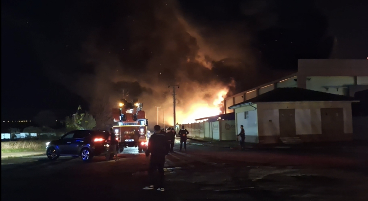 Samsun'da geri dönüşüm fabrikasında çıkan yangın kontrol altına alındı