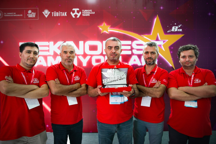 TEKNOFEST'te açılan kapıdan Cumhuriyet için yapay zeka filmi çıktı