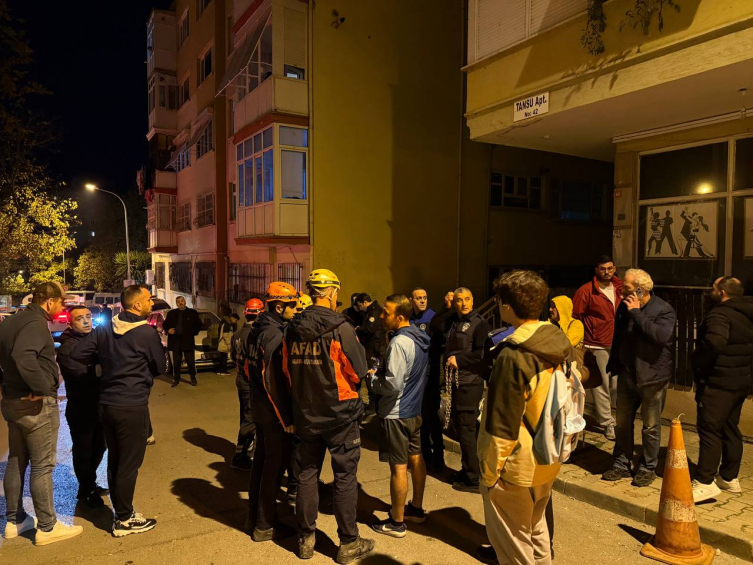 Kartal’da kolonları çatlayan 4 katlı bina tahliye edildi