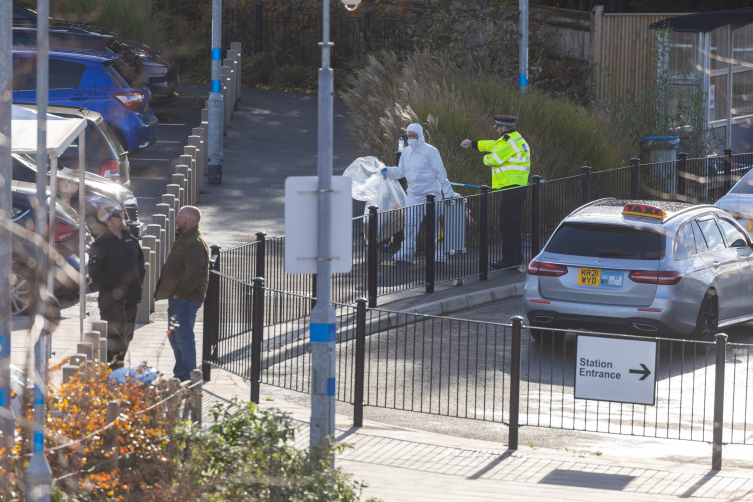 İngiltere’de trende bıçaklı saldırı