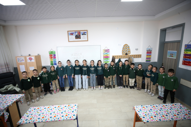 Öğretmenleri bile karıştırıyor: Muş’taki okulda 21 ikiz eğitim görüyor