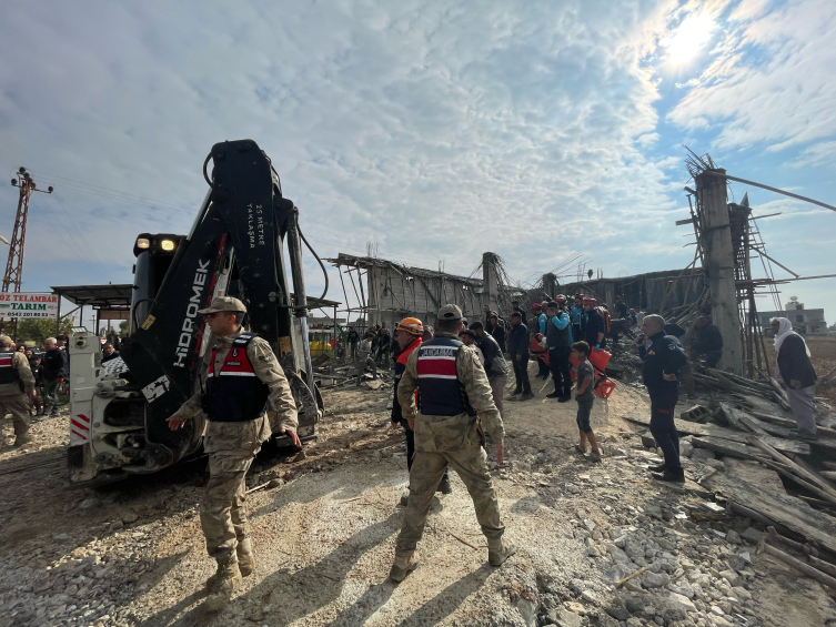 Şanlıurfa’da inşaatta çökme