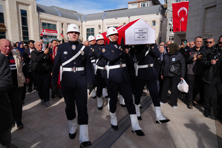 Şehit pilot Hasan Bahar İstanbul’da son yolculuğuna uğurlandı