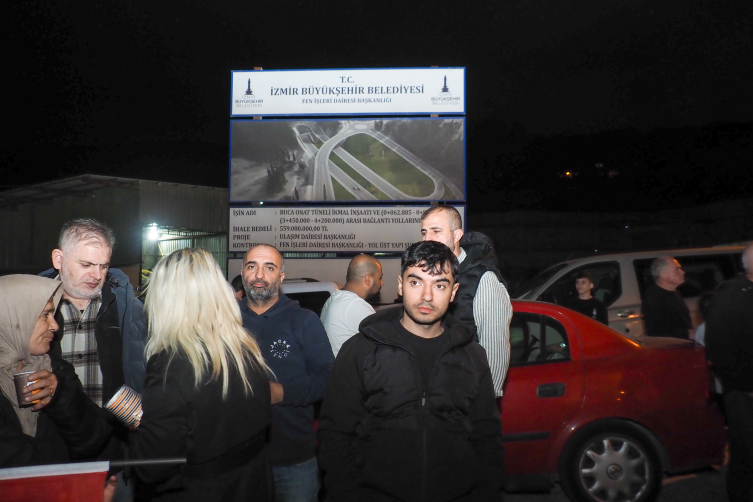 İzmir'de tünel inşaatı nedeniyle bazı evlerde çatlaklar oluştu