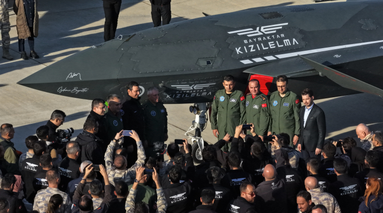 Bayraktar KIZILELMA'dan dünyada bir ilk