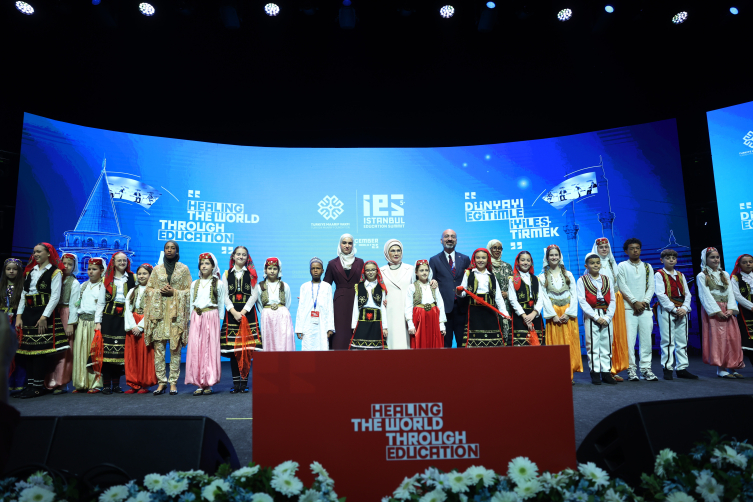 Türkiye Maarif Vakfının düzenlediği 5. İstanbul Eğitim Zirvesi başladı