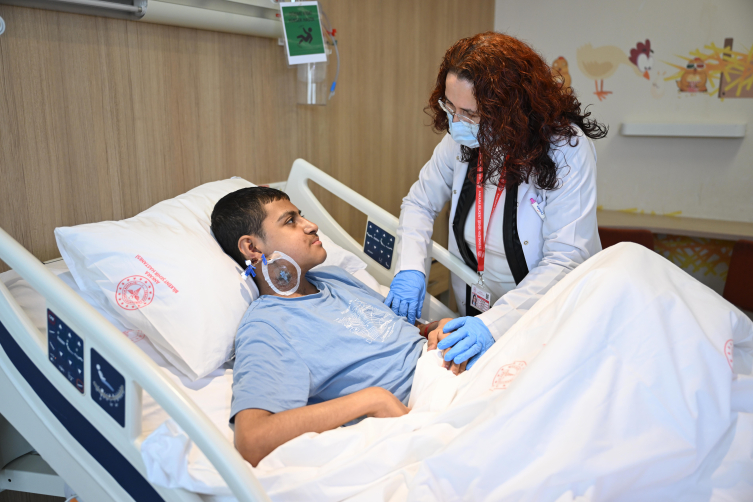 Lösemili öğrenciden hastane odasında LGS zaferi