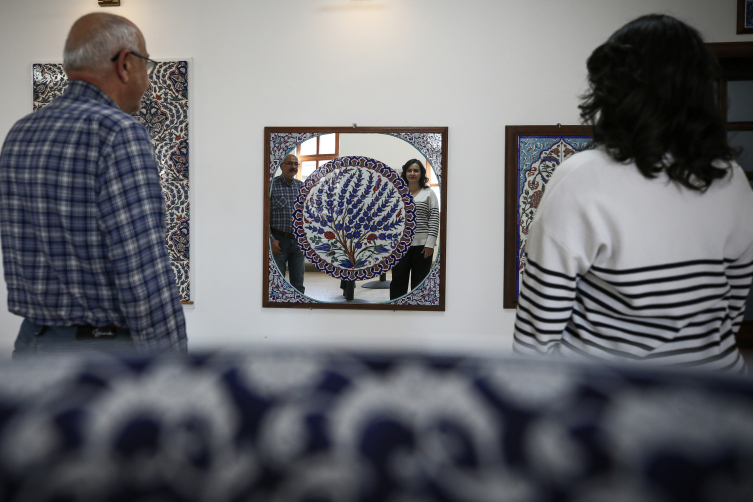 İznik çinisini dünyaya tanıtıyorlar