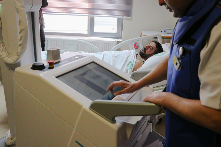 Yerli mobil röntgen cihazı Ankara'da hizmete sunuldu