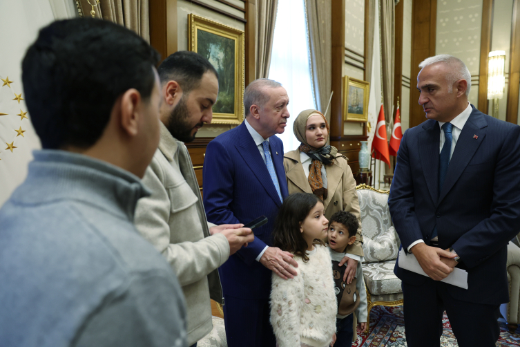 Cumhurbaşkanı Erdoğan, Filistinli Receb'in aile fertlerini kabul etti