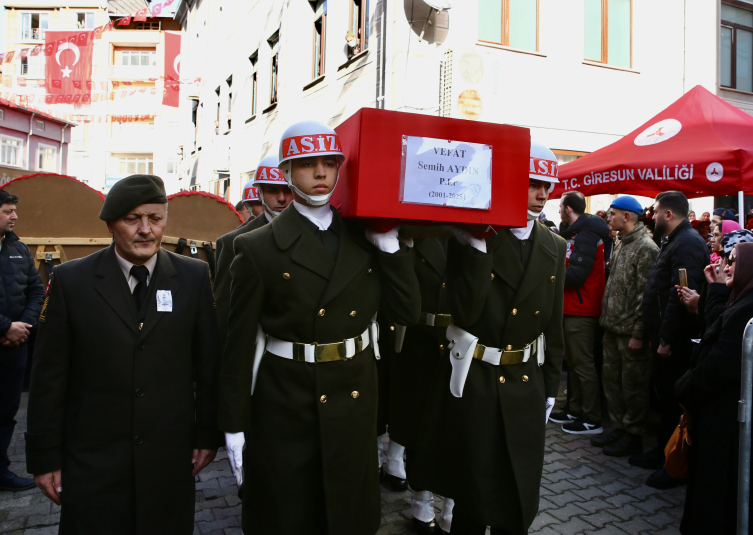Rahatsızlanarak vefat eden askerimiz Giresun’da toprağa verildi