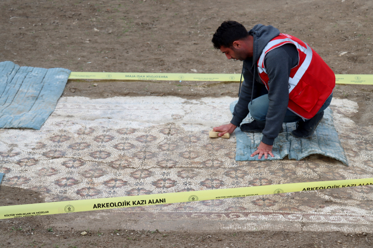 Hatay'da Geç Antik Çağ'a ait mozaik bulundu