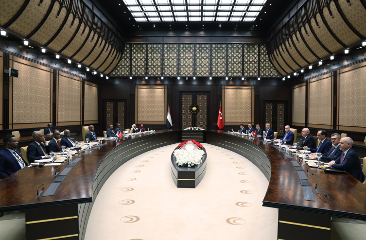 Cumhurbaşkanı Erdoğan, Sudan Egemenlik Konseyi Başkanı Burhan ile bir araya geldi
