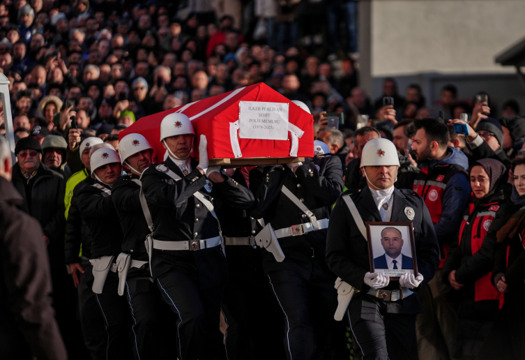 Yalova'da şehitlerimiz için tören düzenlendi