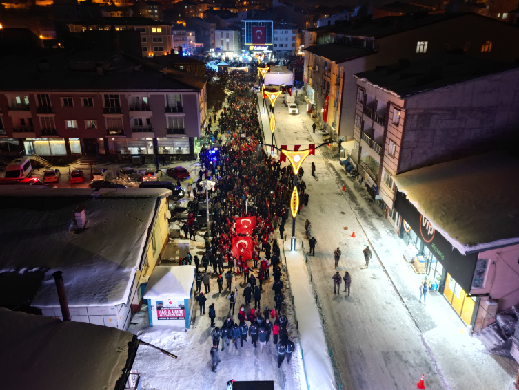 Kars’ta Sarıkamış şehitleri anısına meşaleli yürüyüş