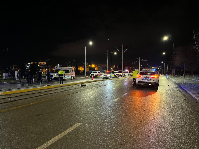 Eskişehir’de otomobil yayalara çarptı: 3 ölü