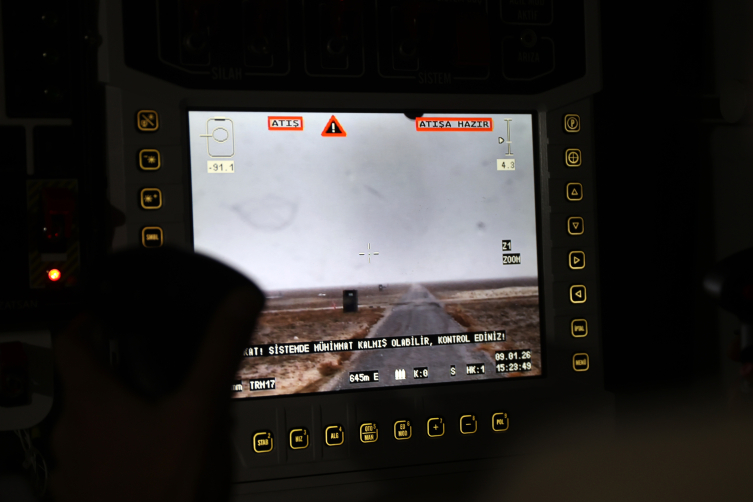 Türkiye'nin ilk elektrikli zırhlı personel taşıyıcısı E-ZPT görücüye çıktı