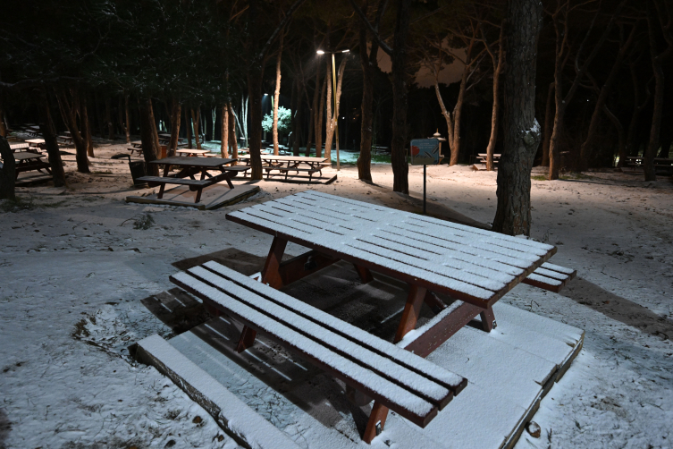 İstanbul'da kar yağışı etkili oldu