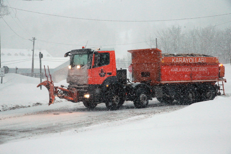 Bolu Dağı geçişinde kar etkili oluyor