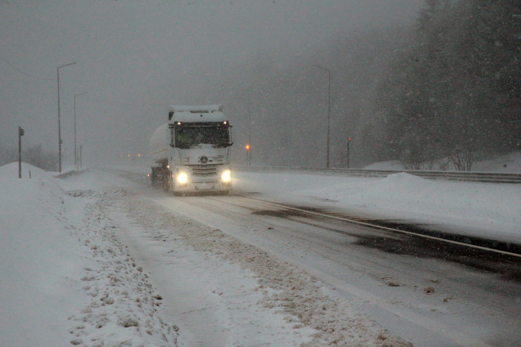 Bolu Dağı geçişinde kar etkili oluyor