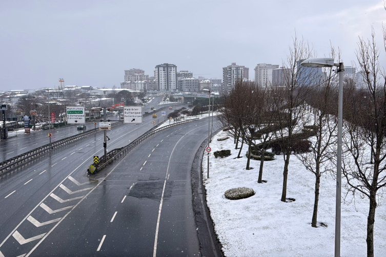 İstanbul'da kar yağışı etkili oldu