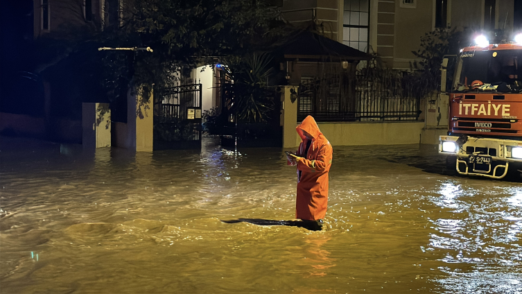Antalya'da hortum etkili oldu