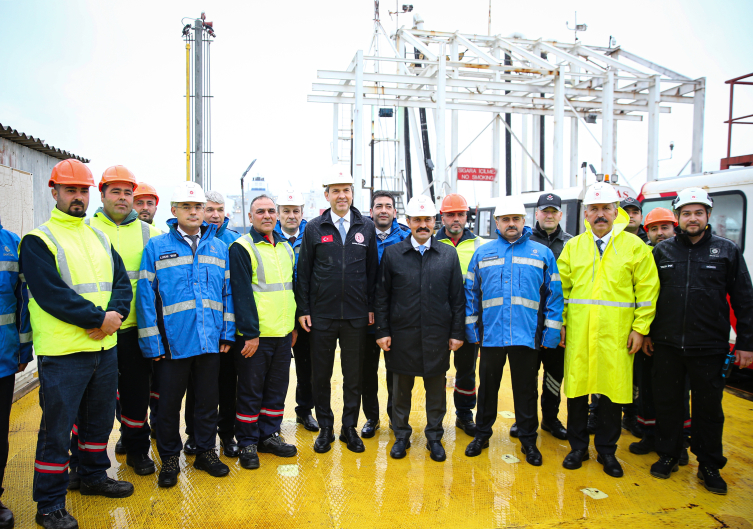 Alparslan Bayraktar: Yeni bir FSRU planlaması ve çalışması içerisindeyiz