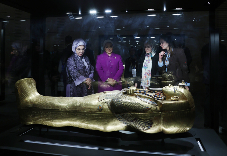 Emine Erdoğan, Mısır Cumhurbaşkanı'nın eşi Entissar Amer ile görüştü